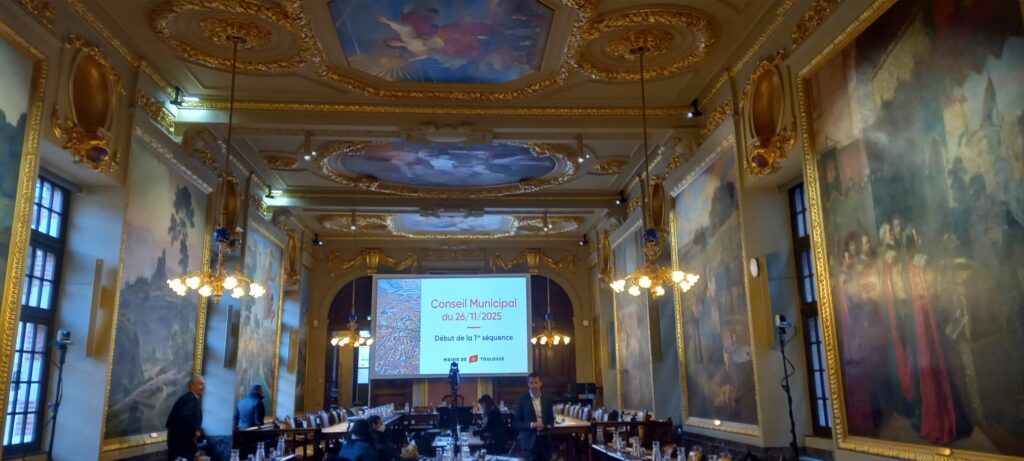 Salle du conseil rénovée - 26/11/2025